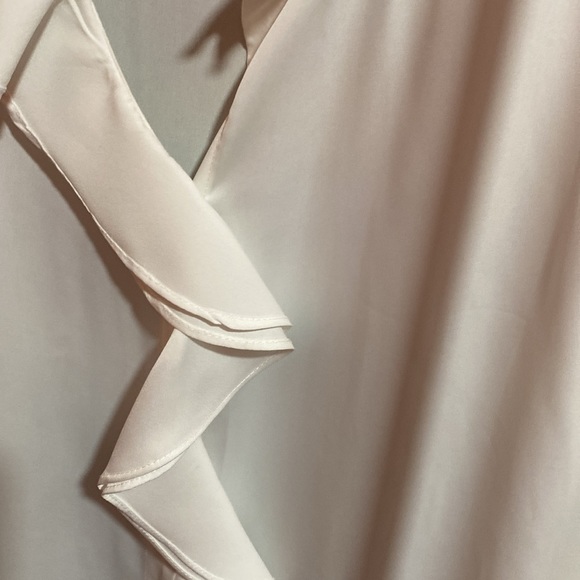 Donna Karan New York off white long sleeve blouse.  Mint condition - Picture 7 of 7